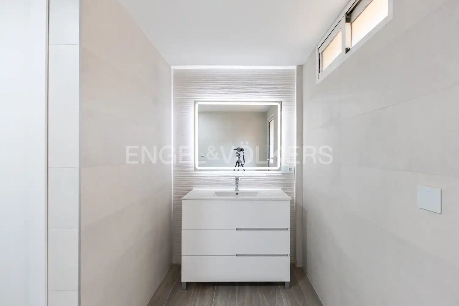 Bathroom of Houses for sale in L'Eliana  with Air Conditioner, Heating and Private garden