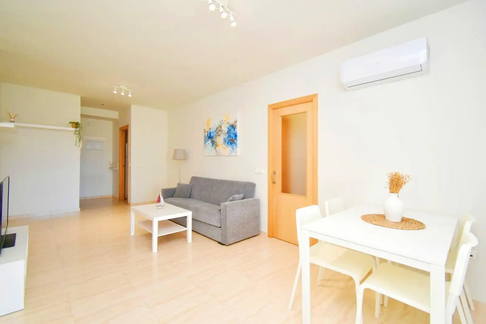 Sala d'estar de Pis en venda en El Ejido amb Aire condicionat, Terrassa i Moblat