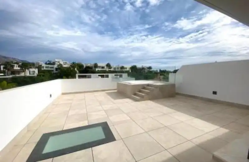 Reihenhaus mit Terrasse zur Miete in Nueva Andalucía, imagen 14