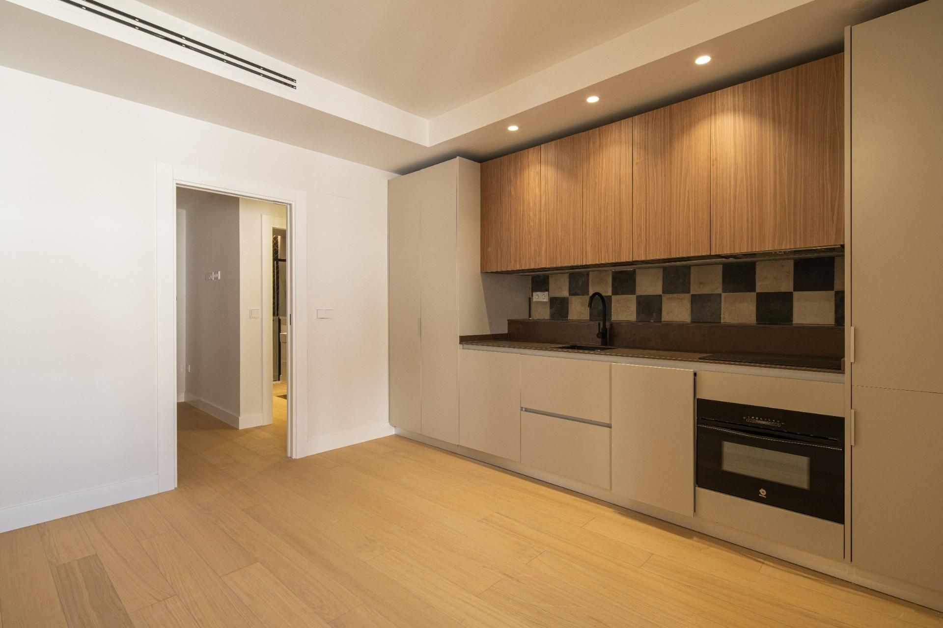 Kitchen of Flat for sale in  Granada Capital  with Air Conditioner