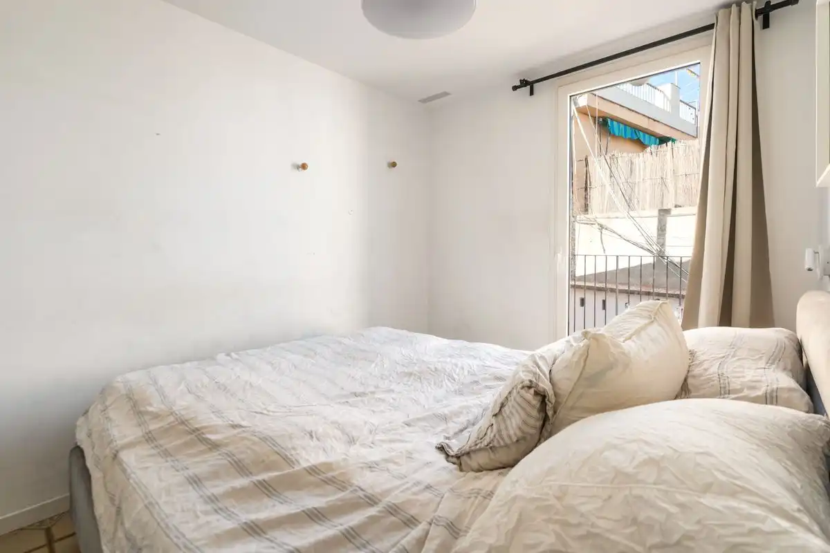 Schlafzimmer von Dachboden zum Verkauf in Barcelona mit Klimaanlage, Heizung und Terrasse
