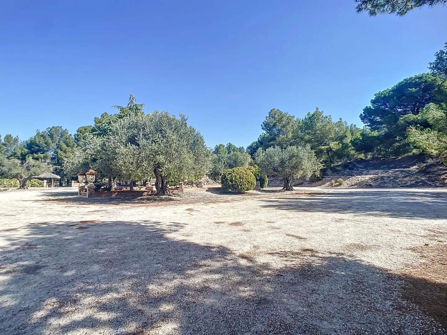 Finca rústica en venta en Tibi con Jardín privado, Terraza y Trastero