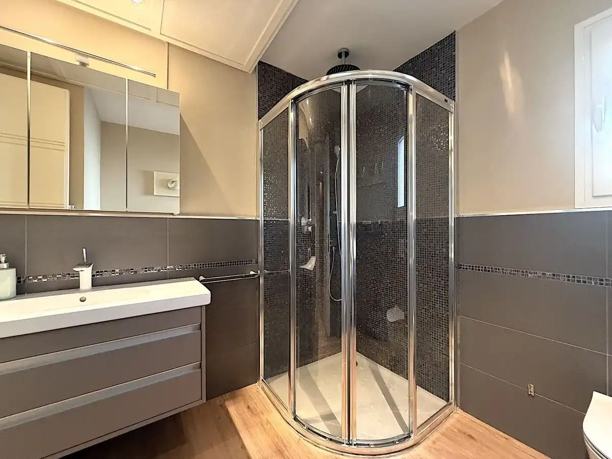 Bathroom of Apartments for rent in Marbella  with Air Conditioner, Heating and Terrace