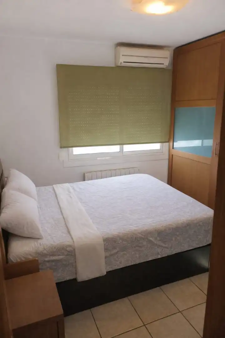 Schlafzimmer von Dachboden zum Verkauf in Badalona mit Klimaanlage, Terrasse und Balkon