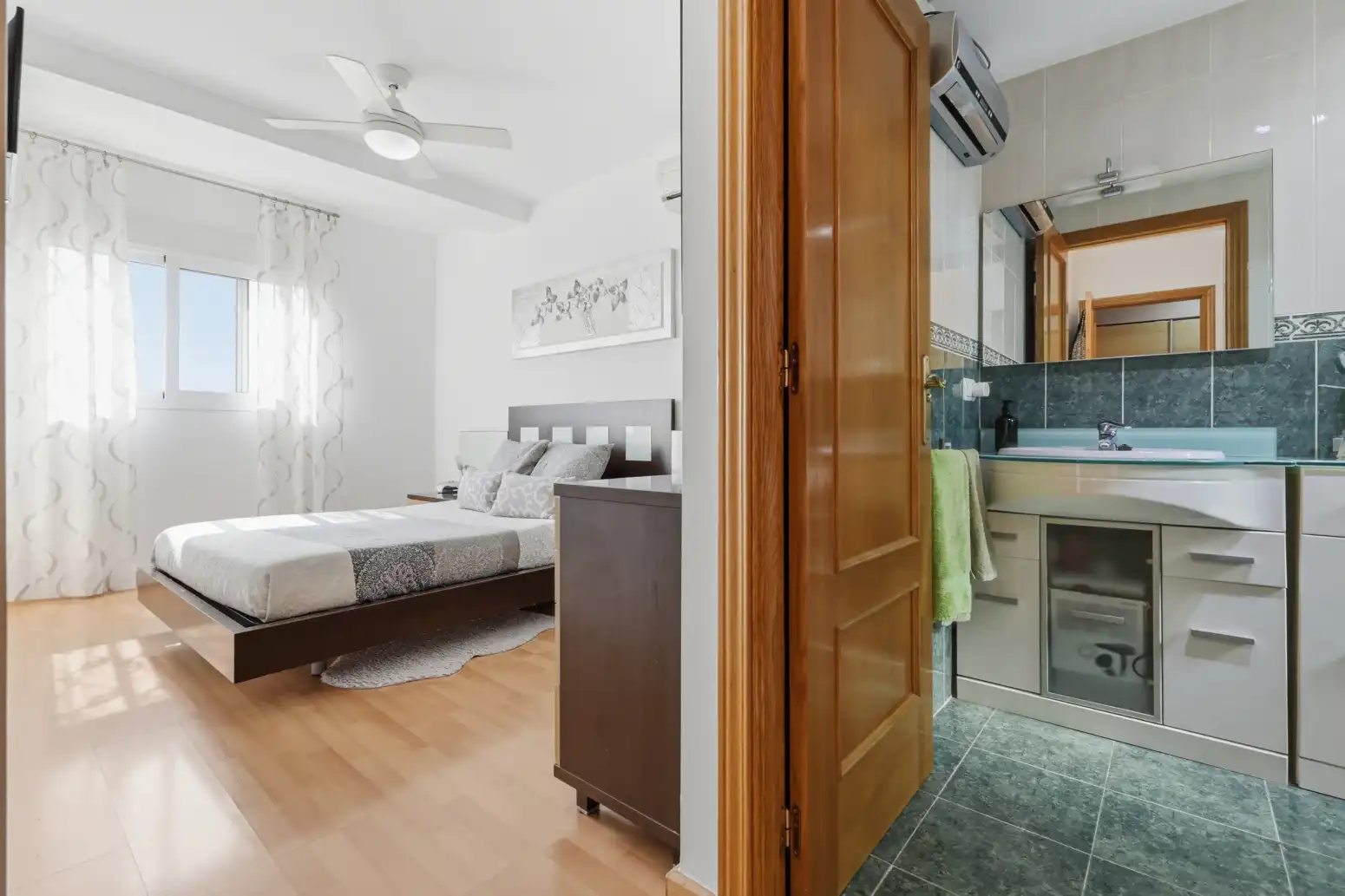 Habitación de Piso en venta en Málaga con Aire acondicionado, Parquet y Terraza