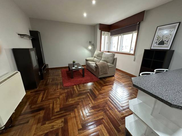 Apartamento en Alquiler en Berbés - Peritos