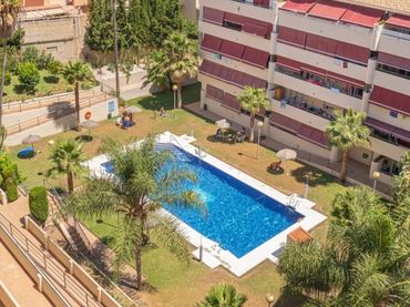 Pis amb piscina en venda a Las Lagunas