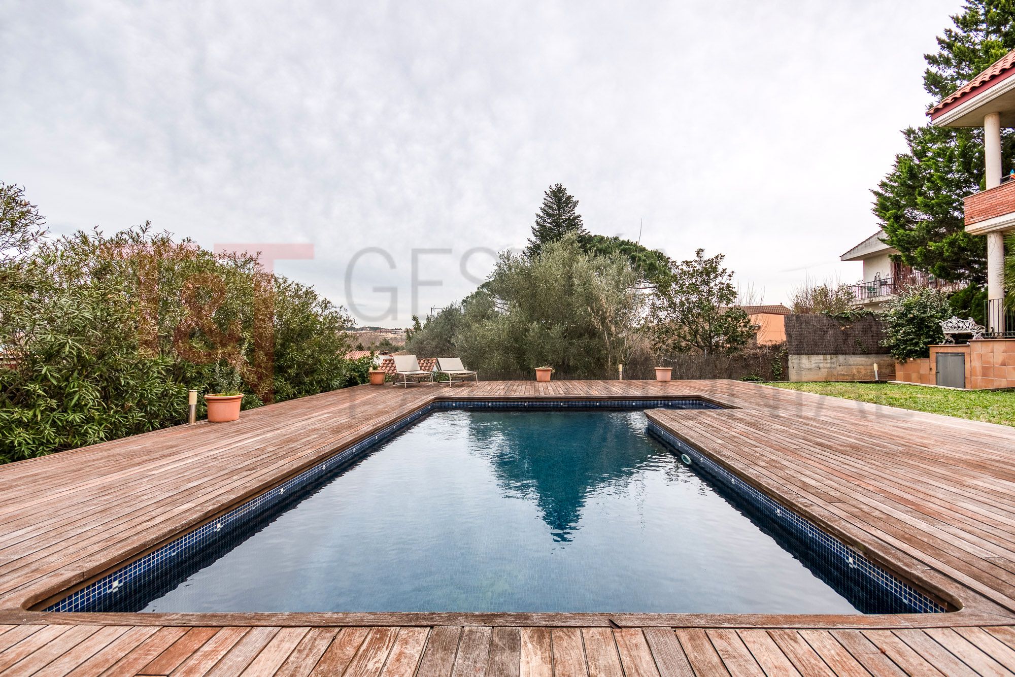 Piscina de Casa o xalet en venda en Sant Cugat del Vallès amb Aire condicionat, Calefacció i Jardí privat