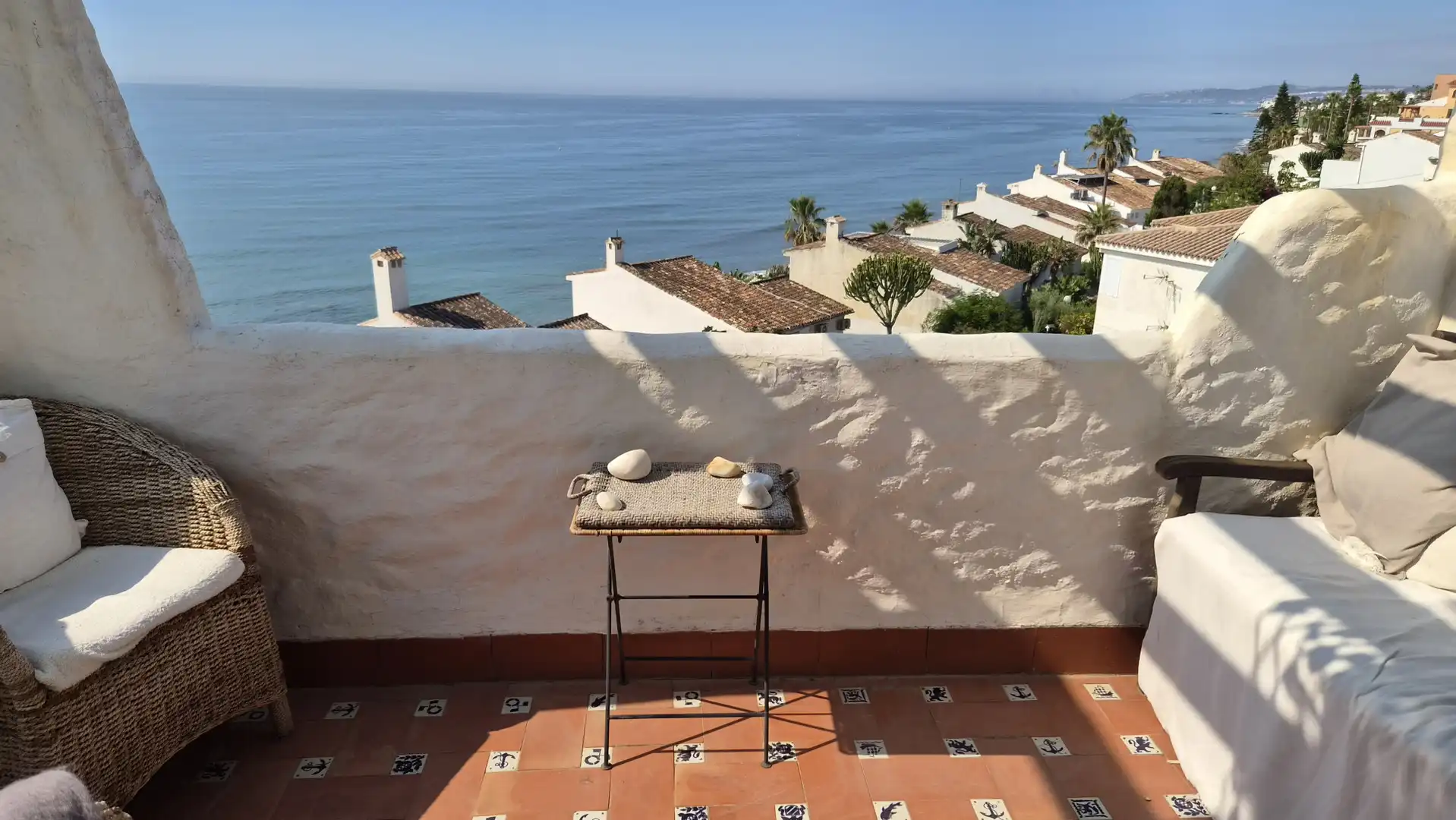 Terrasse von Wohnungen zum Verkauf in Estepona mit Terrasse, Schwimmbad und Möbliert