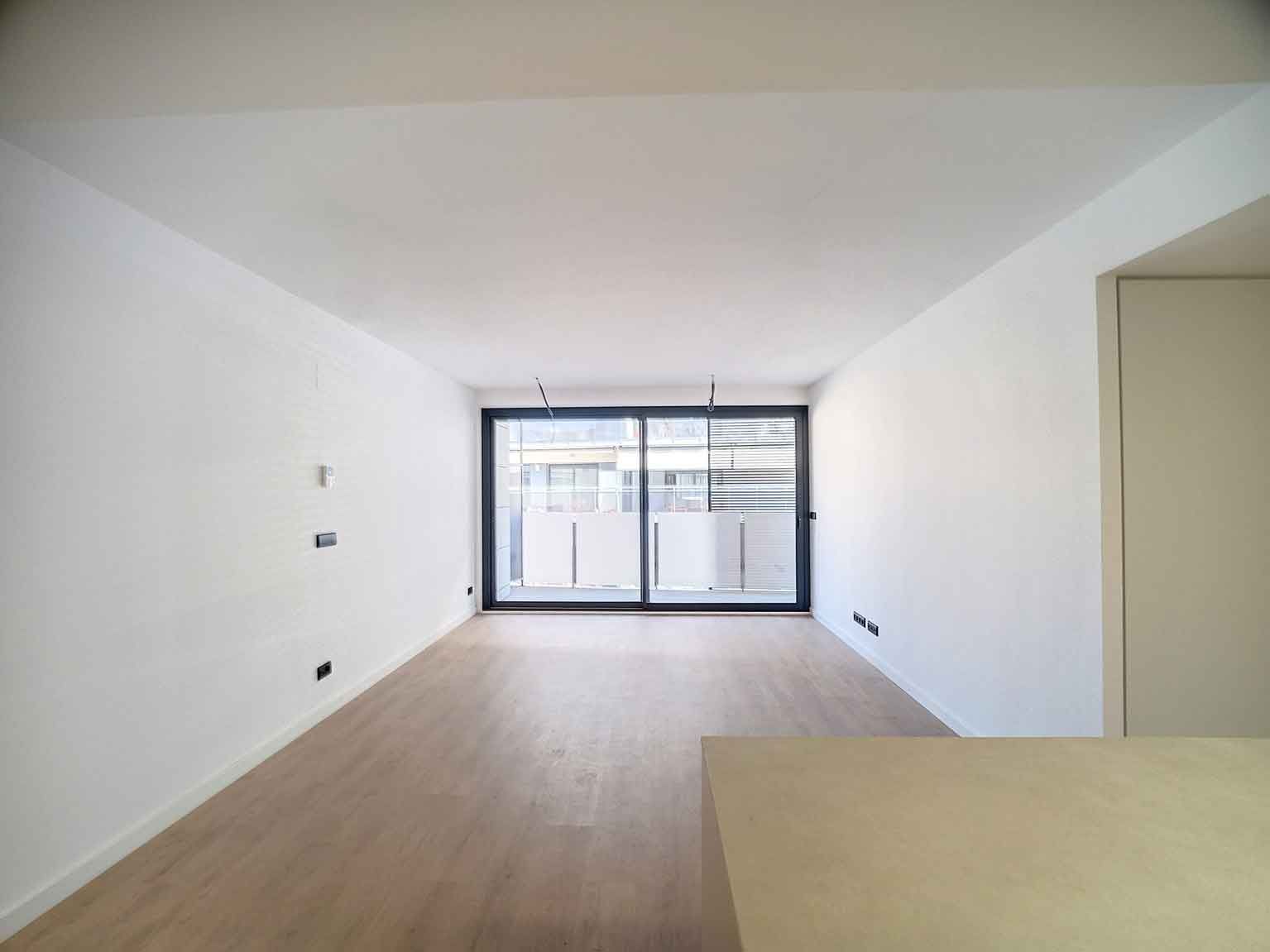 Vista exterior de Pis en venda en L'Hospitalet de Llobregat amb Aire condicionat, Calefacció i Parquet