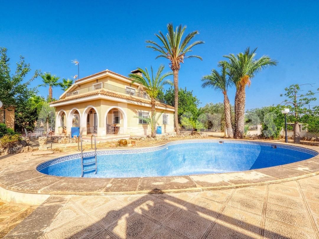 Exterior view of House or chalet for sale in San Vicente del Raspeig / Sant Vicent del Raspeig  with Air Conditioner, Heating and Private garden
