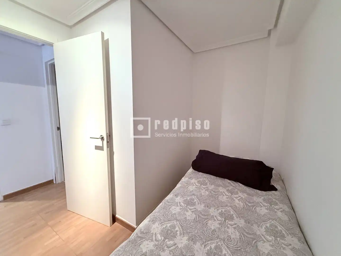 Bedroom of Flat for sale in Valencia  with Air Conditioner and Terrace