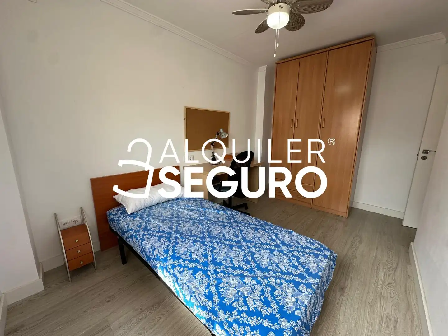Bedroom of Flat for rent in Torrent  with Air Conditioner, Terrace and Furnished