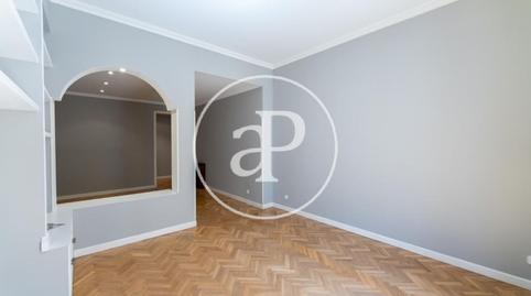 Photo 2 of Flat for rent in Calle Juan de Dios, Universidad - Malasaña, Madrid Capital