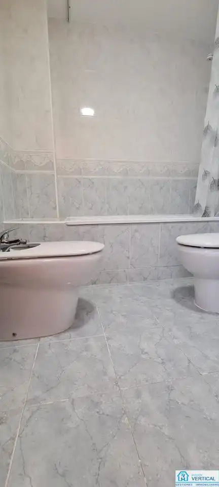 Baño de Piso en venta en Manises con Aire acondicionado, Calefacción y Trastero