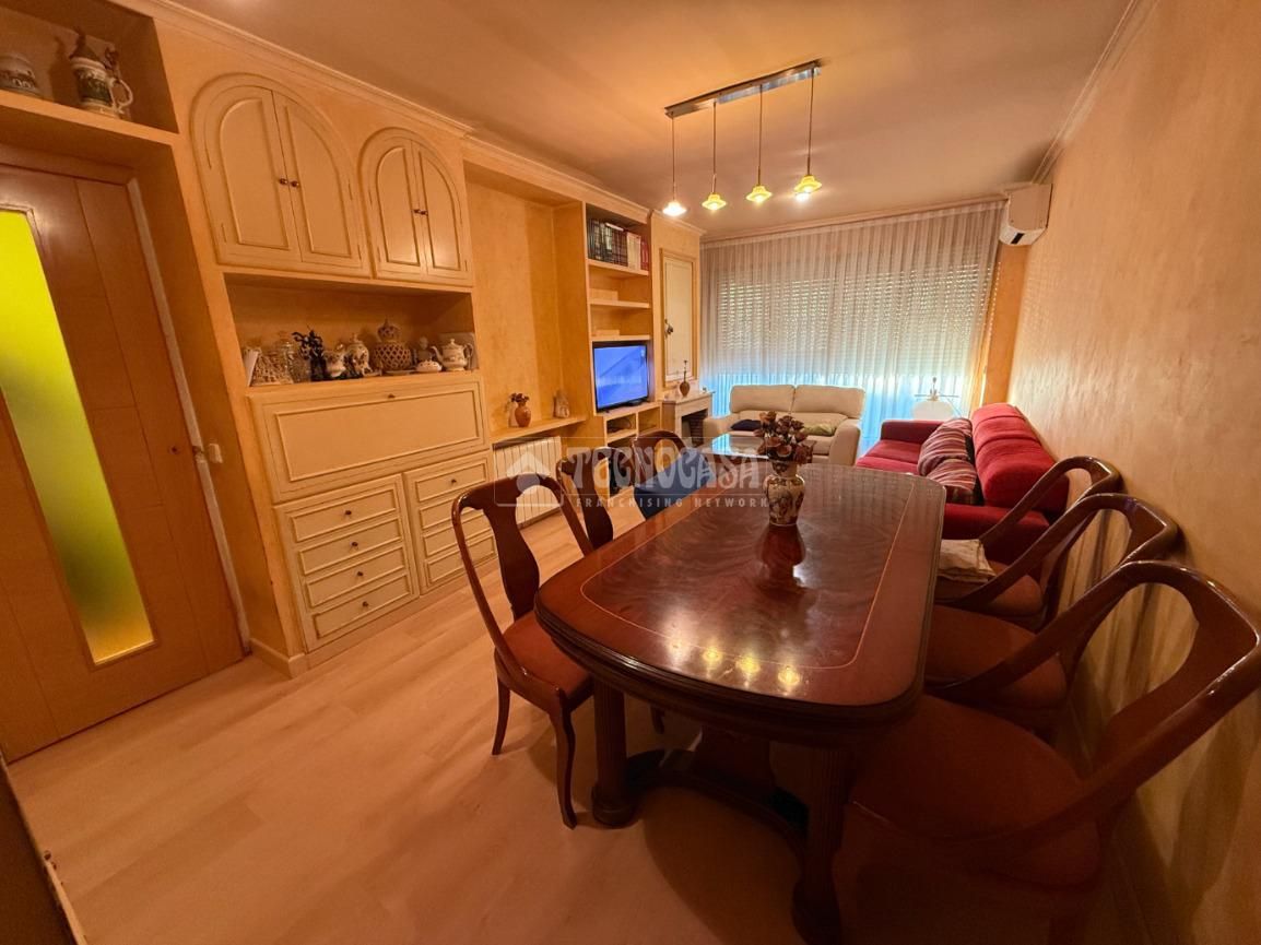 Living room of Flat for sale in  Madrid Capital