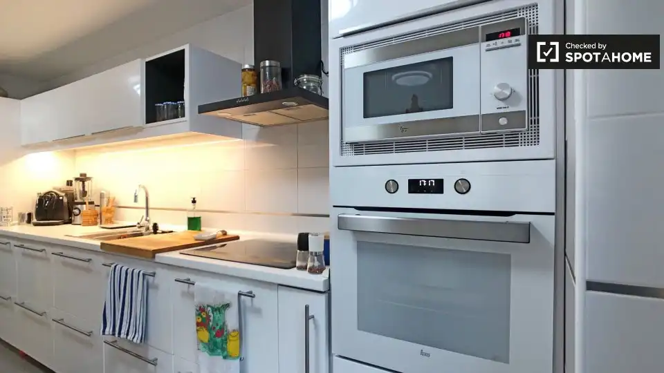 Kitchen of Flat for share in Getafe  with Air Conditioner, Heating and Furnished