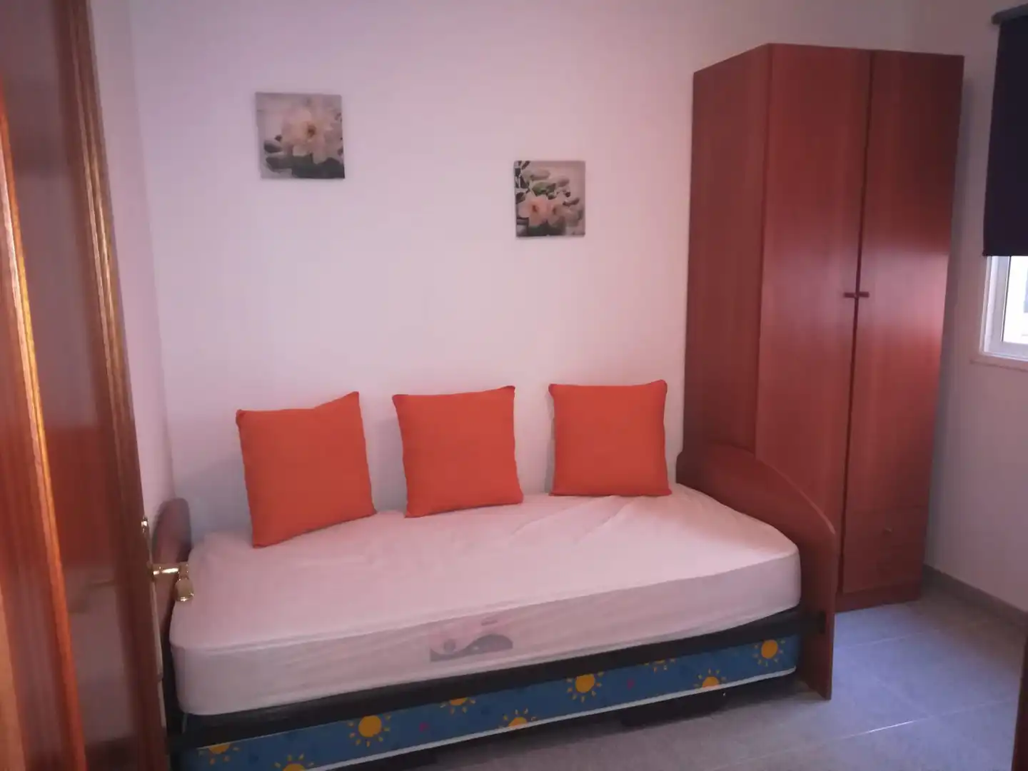 Dormitori de Casa adosada en venda en Arico amb Jardí privat, Terrassa i Moblat