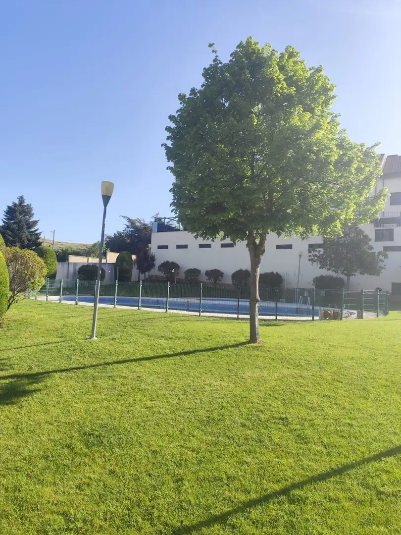 Piscina de Casa o chalet en venta en Chillarón de Cuenca con Calefacción, Terraza y Piscina comunitaria
