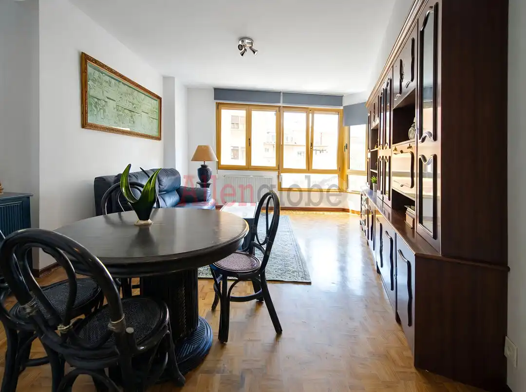 Wohnzimmer von Wohnung zum Verkauf in Carreño mit Heizung, Abstellraum und Balkon