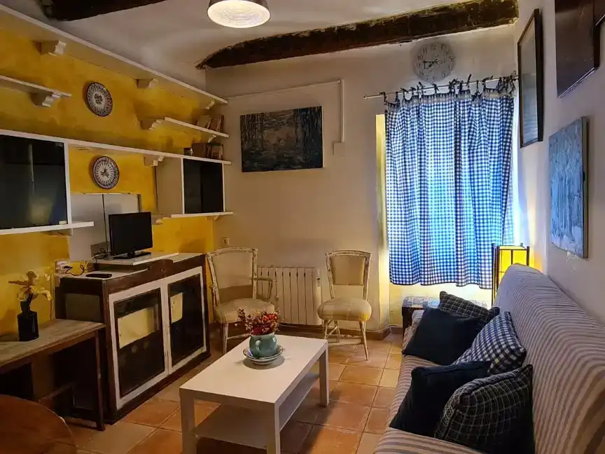 Sala d'estar de Pis de lloguer en Cuenca amb Moblat