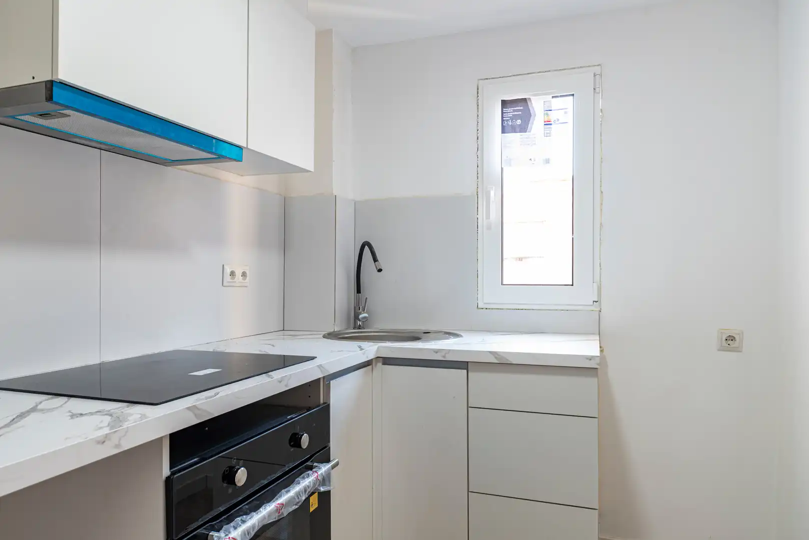 Kitchen of Flat for sale in Badalona  with Air Conditioner, Heating and Parquet flooring