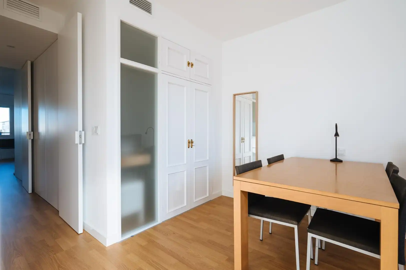 Dining room of Flat for rent in Sevilla  with Air Conditioner and Furnished
