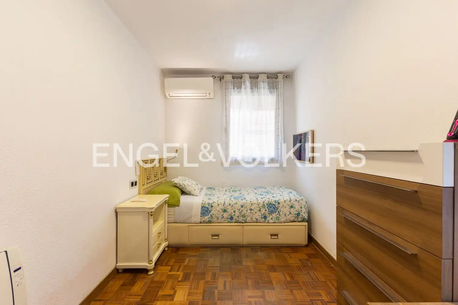 Habitación de Piso de alquiler en Valencia con Aire acondicionado, Calefacción y Parquet