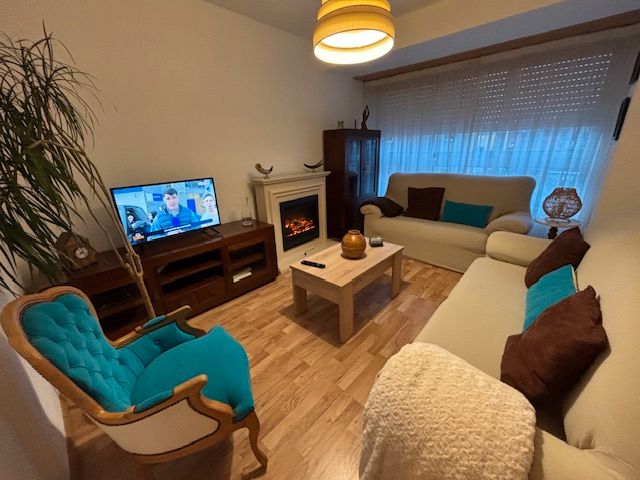 Sala d'estar de Pis de lloguer en Ferrol amb Calefacció, Parquet i Moblat