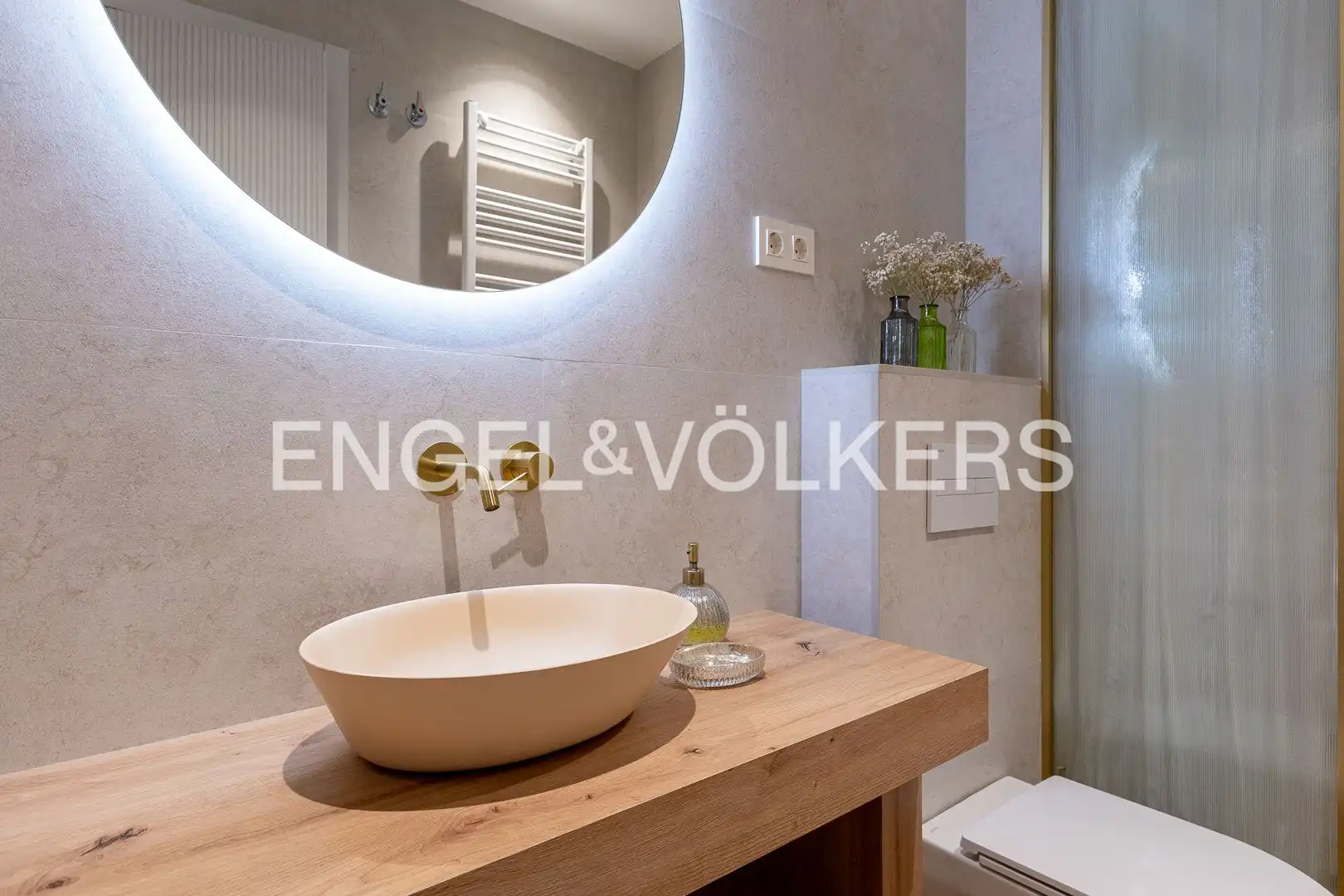 Bathroom of Flat for sale in Madrid  with Air Conditioner, Heating and Furnished