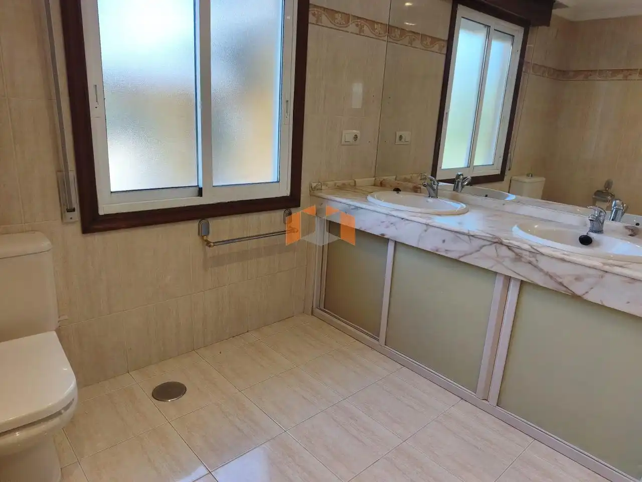 Baño de Casa o chalet en venta en Vigo  con Calefacción, Jardín privado y Parquet