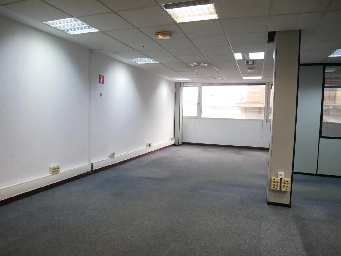 Büro zur Miete in Basauri  mit Klimaanlage und Heizung