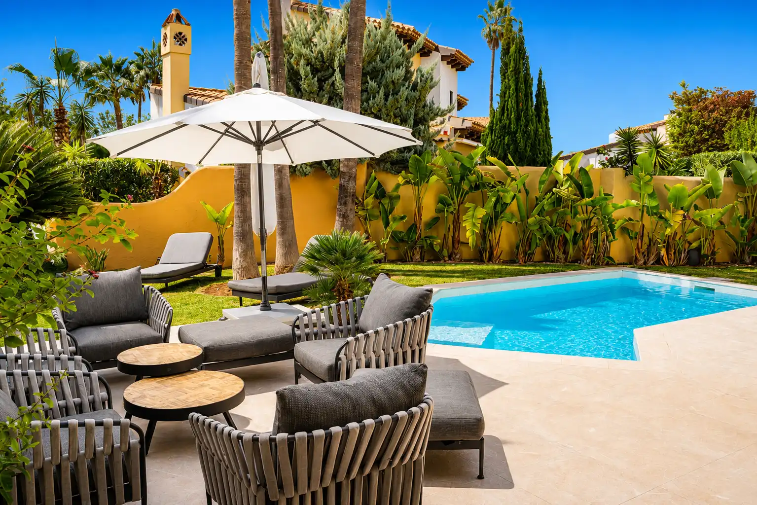 Terrace of Houses for sale in Calvià  with Air Conditioner, Heating and Private garden