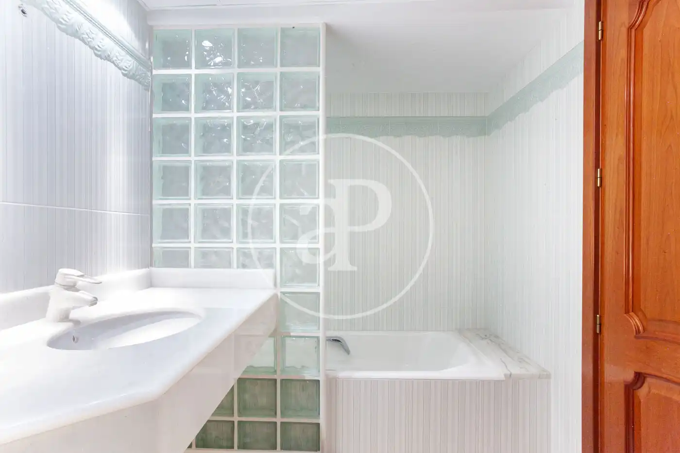 Bathroom of Flat for sale in Alicante / Alacant  with Air Conditioner, Heating and Storage room