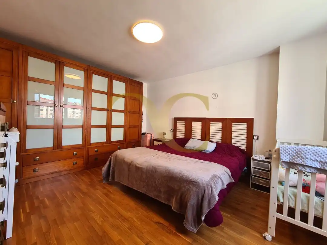 Schlafzimmer von Wohnung zum Verkauf in Siero mit Heizung, Terrasse und Abstellraum