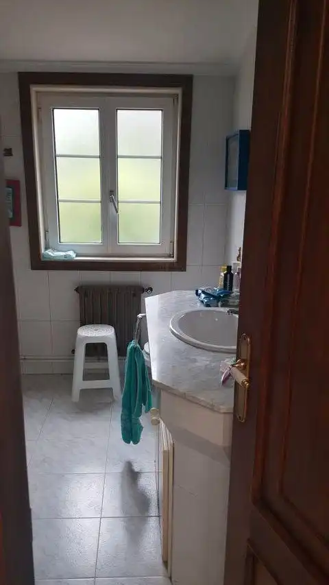 Baño de Casa o chalet en venta en Pontevedra Capital  con Calefacción, Jardín privado y Terraza