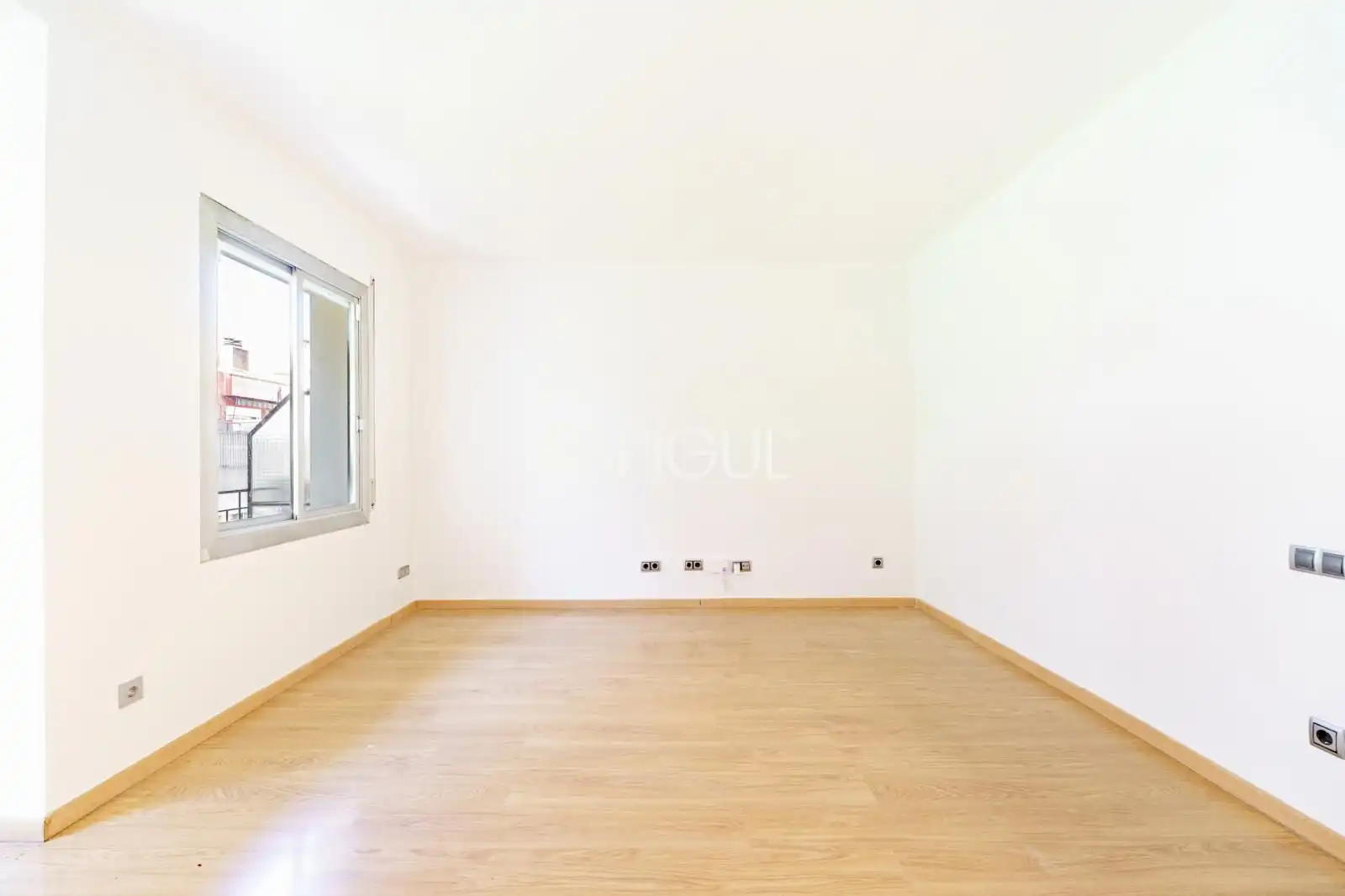 Schlafzimmer von Wohnung zum Verkauf in Barcelona mit Heizung, Parkett und Terrasse
