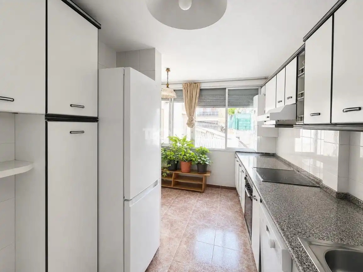 Cocina de Piso en venta en Madrid con Calefacción