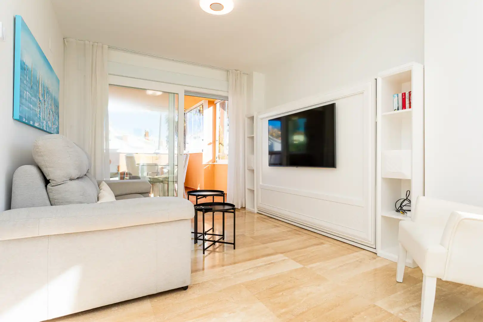 Sala d'estar de Apartament en venda en Marbella amb Aire condicionat, Terrassa i Traster