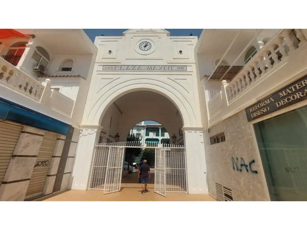 Vista exterior de Piso en venta en Benalmádena con Aire acondicionado, Terraza y Trastero