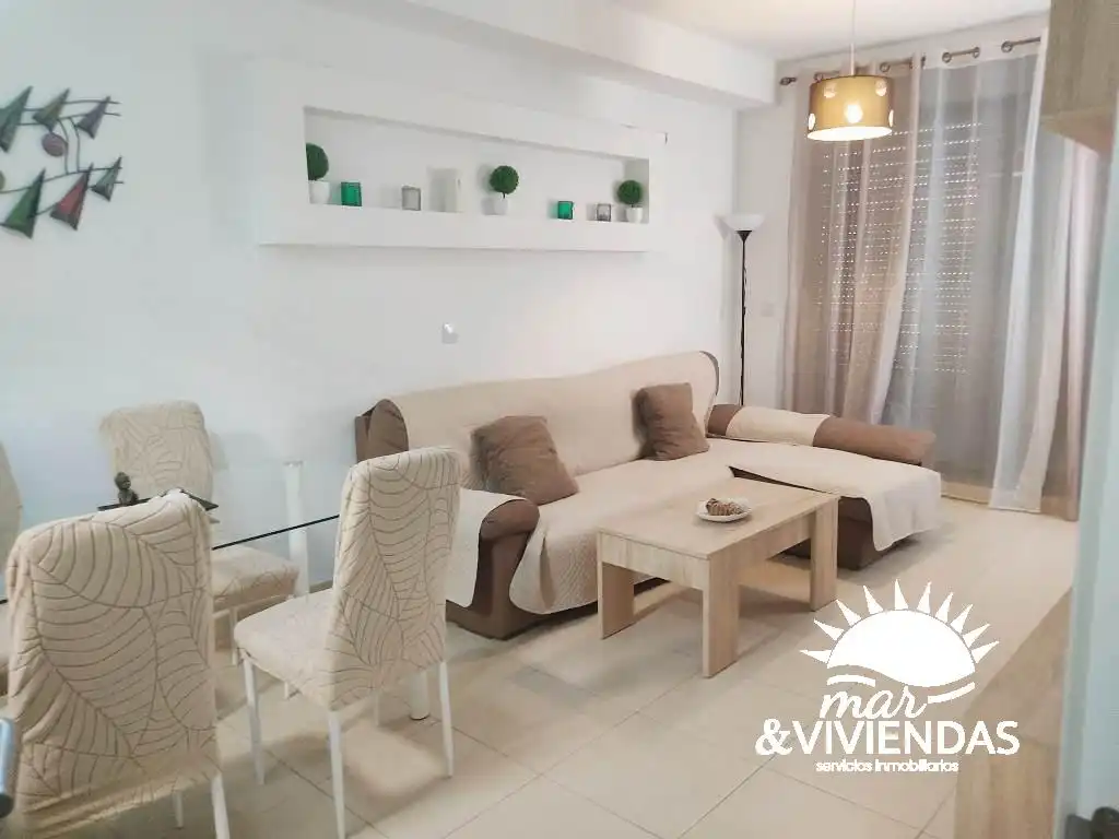 Sala de estar de Apartamento de alquiler en Garrucha con Aire acondicionado, Calefacción y Terraza