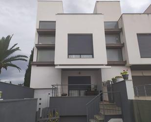 Exterior view of Single-family semi-detached for sale in Vinaròs  with Air Conditioner, Terrace and Swimming Pool