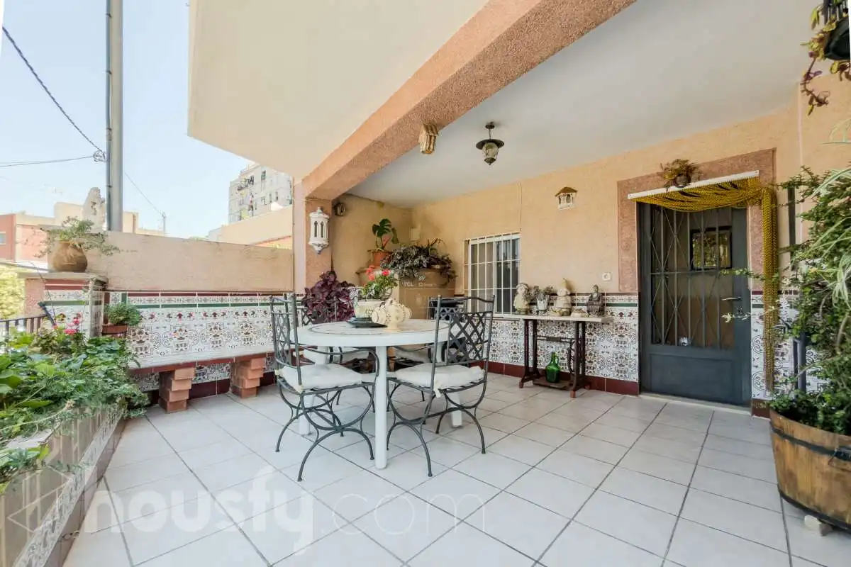 Terrace of Houses for sale in Santa Coloma de Gramenet  with Air Conditioner, Heating and Private garden