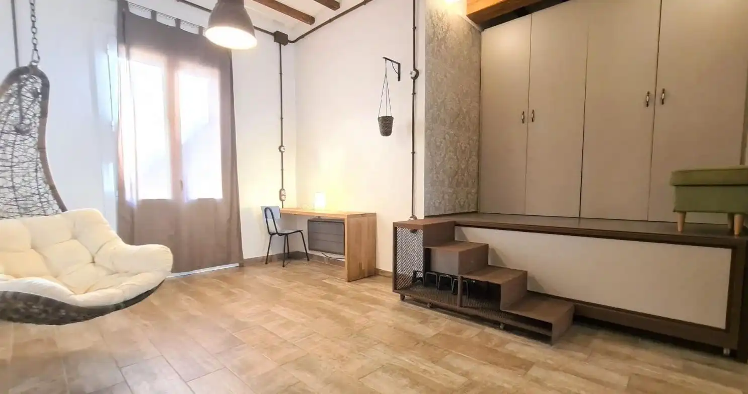 Lofts for sale in Barcelona  with Air Conditioner, Oven and Balcony