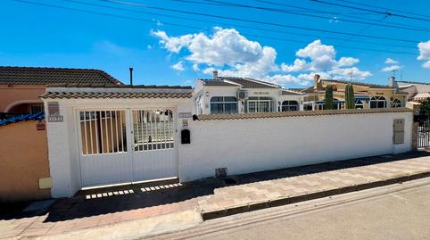 Foto 3 de Casa adosada en venda a Calle Usagre, Zona Carrefour - Urbanizaciones, Torrevieja