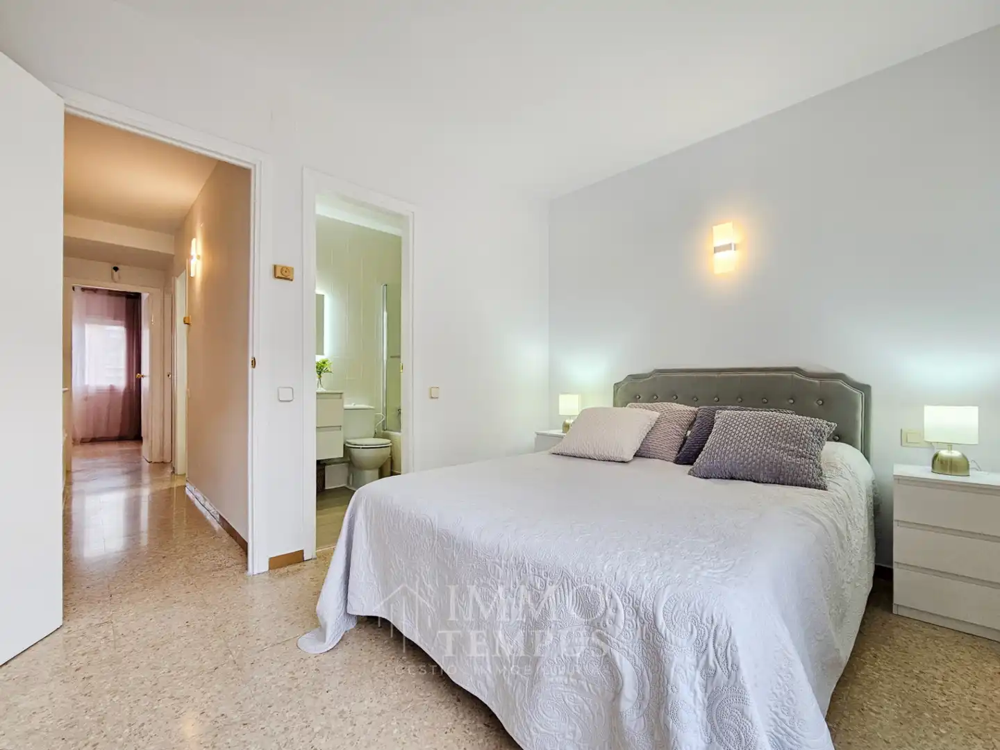 Habitación de Casa adosada en venta en Sant Cugat del Vallès con Jardín privado, Parquet y Terraza