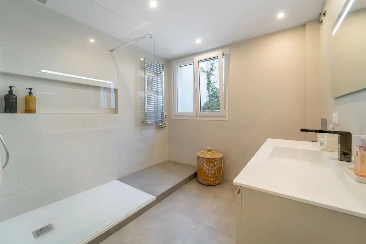 Bathroom of Apartments for sale in Benalmádena  with Air Conditioner, Private garden and Terrace
