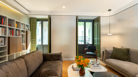 Foto 4 de Piso en venta en Ruíz de Alarcón, Jerónimos, Madrid