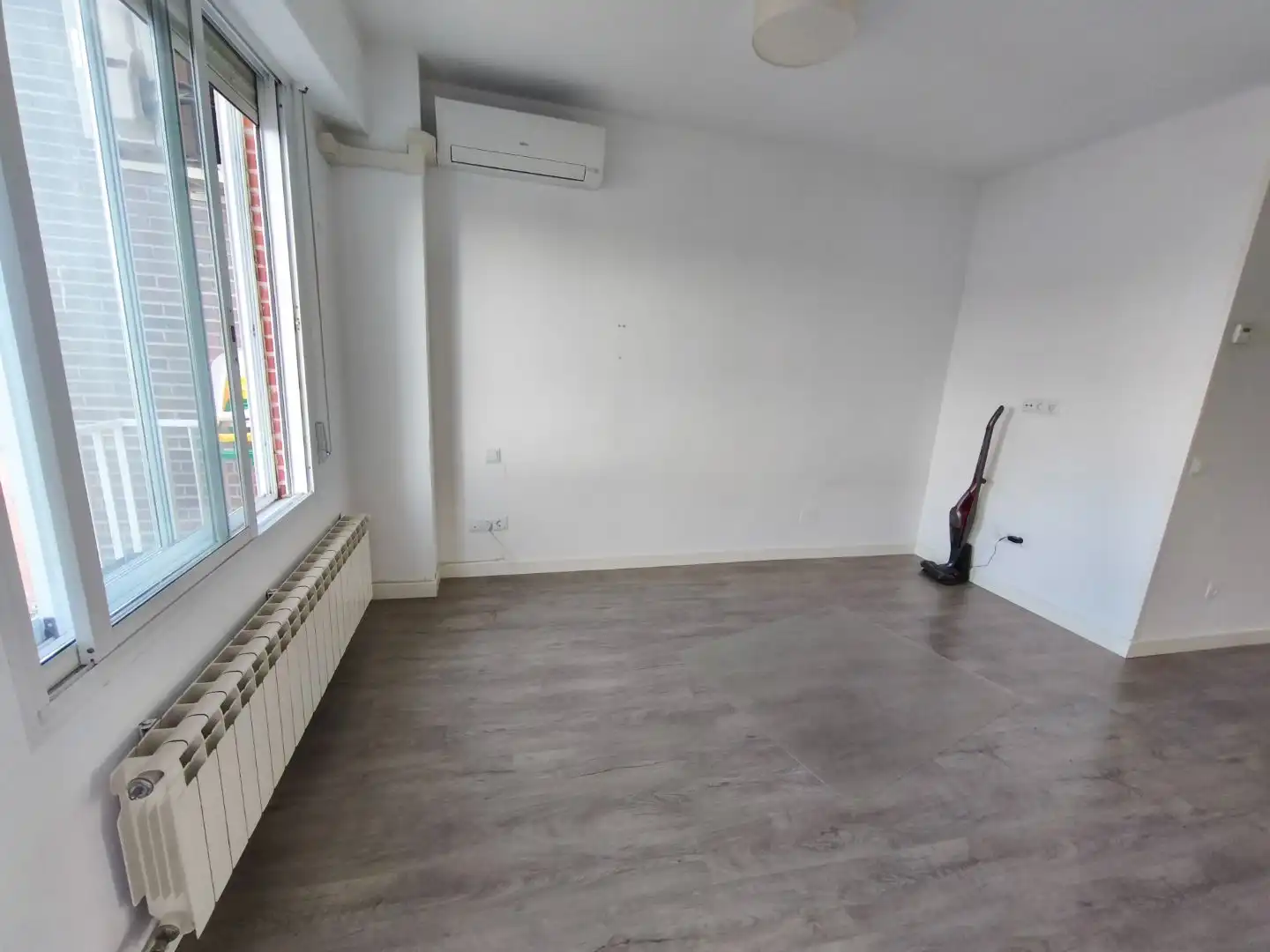 Wohnung zur Miete in Calle del Capitán Blanco Argibay, 178, Valdeacederas