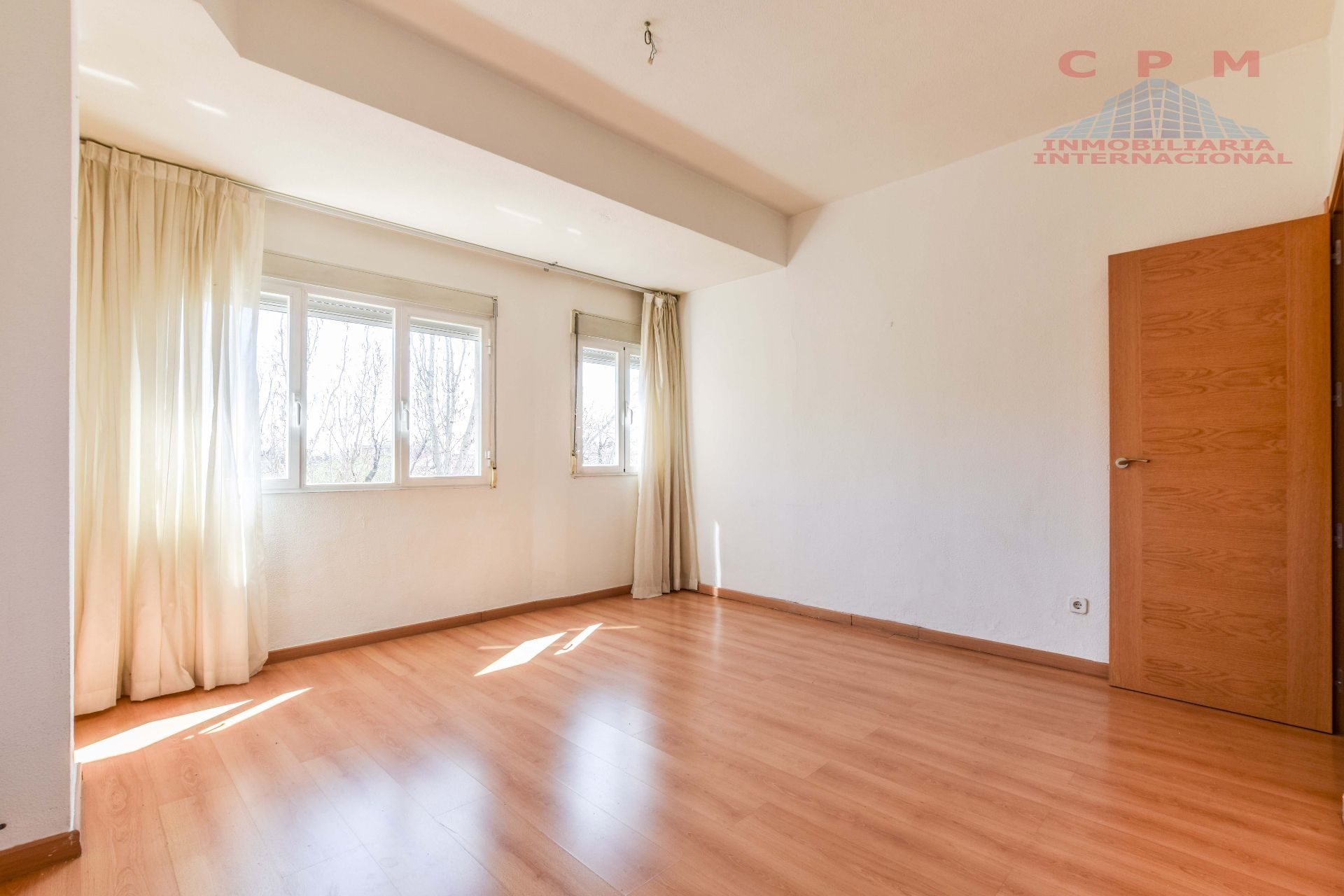 Habitación de Piso de alquiler en  Madrid Capital con Calefacción, Parquet y Horno